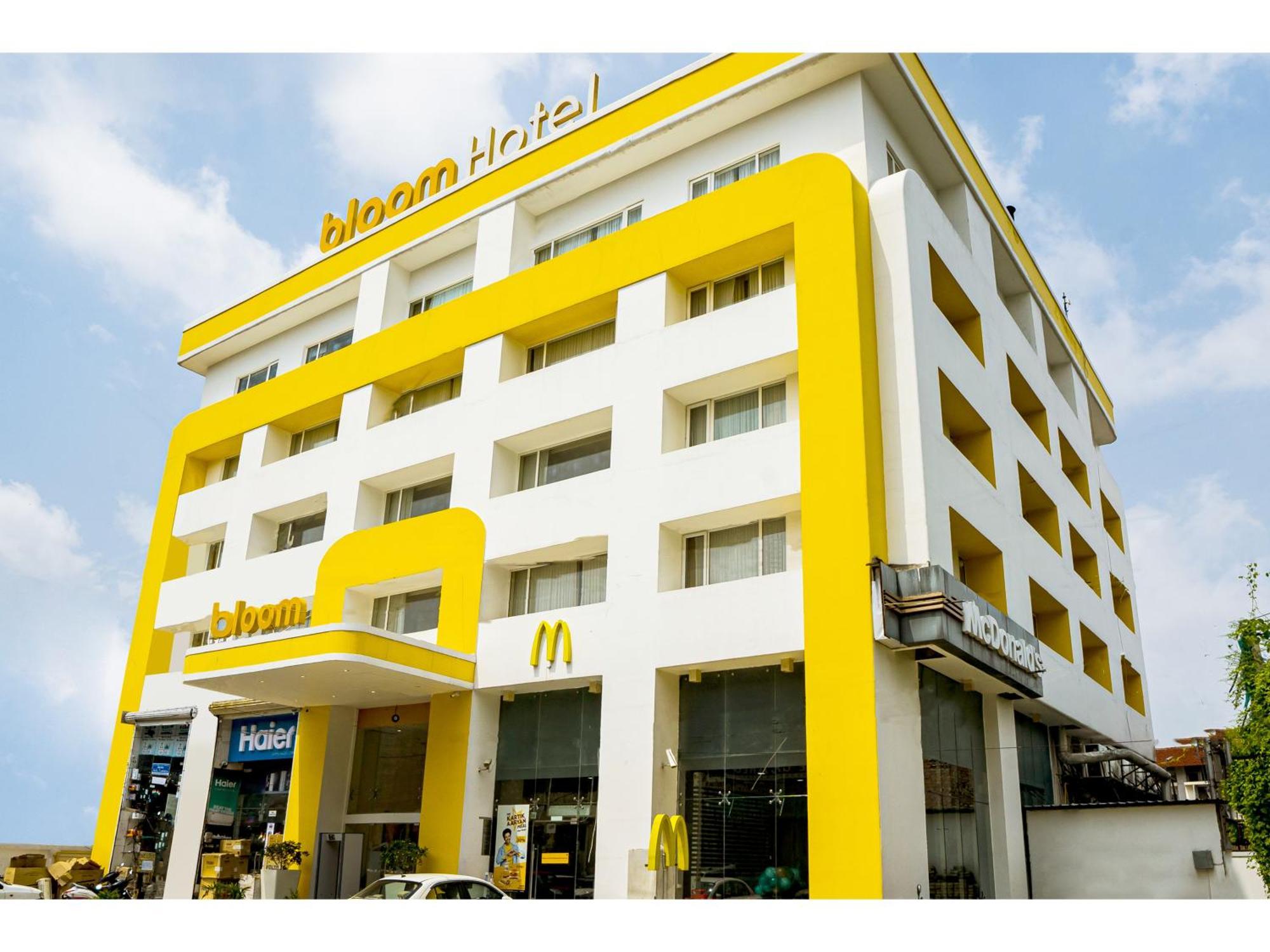 Bloom Hotel - جامو المظهر الخارجي الصورة