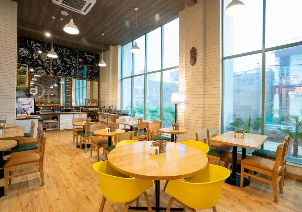 Bloom Hotel - جامو المظهر الخارجي الصورة